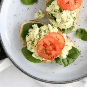 pesto egg salad sandwiches